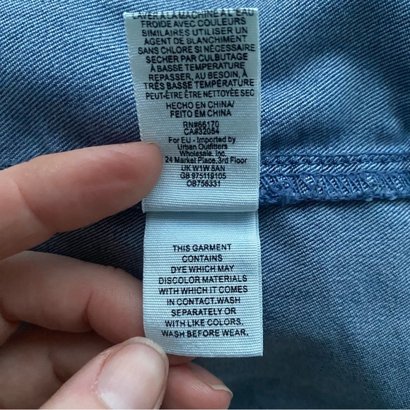 FREE PEOPLE • Denim Skirt with Tortoise Buttons, Medium Wash, size 6 - Picture 15 of 15